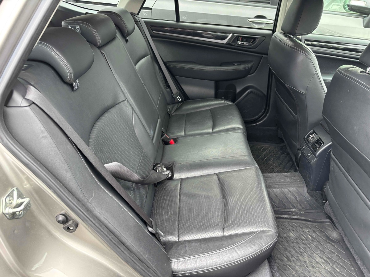 2016 Subaru Outback thumbnail