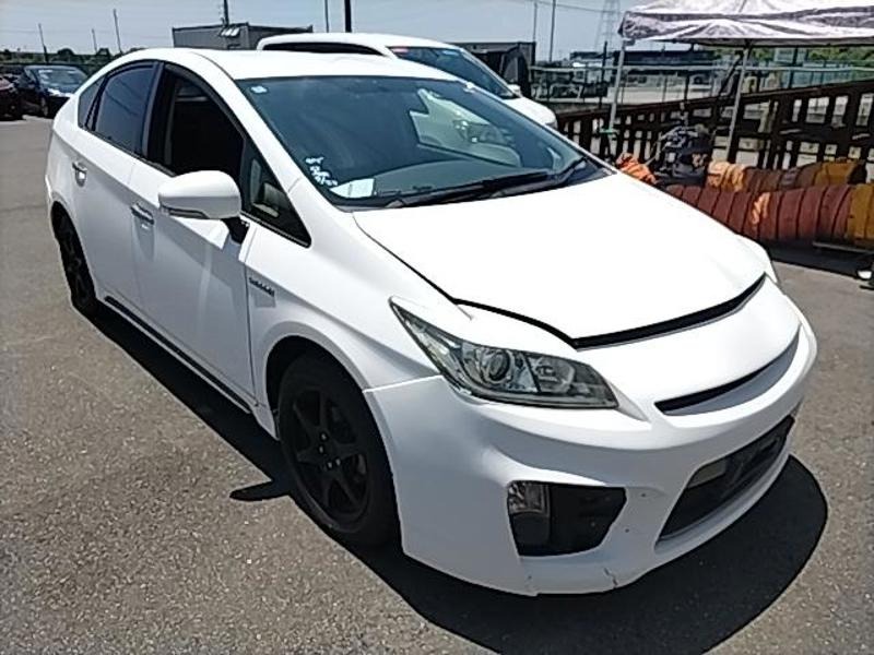 2012 Toyota Prius thumbnail