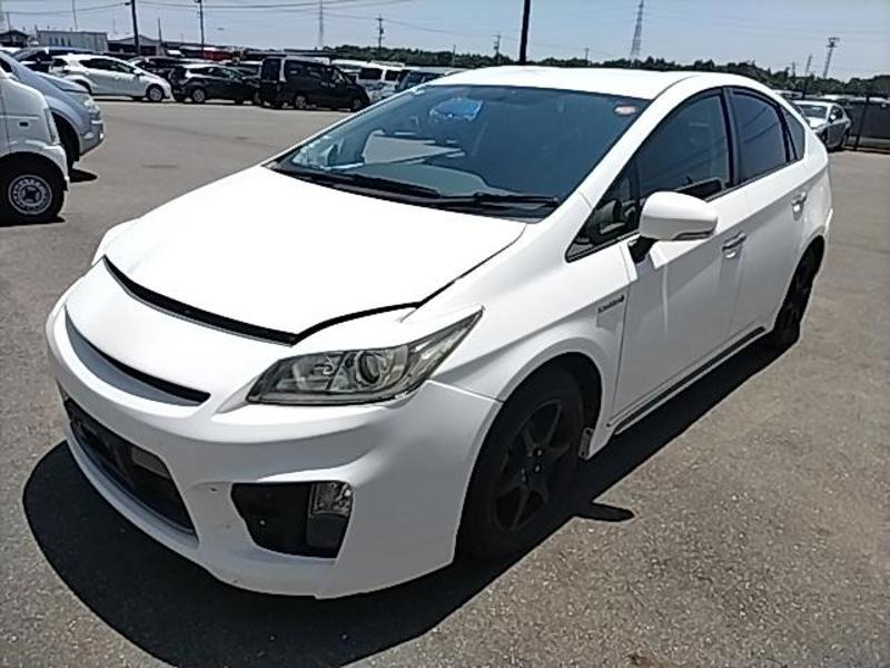 2012 Toyota Prius thumbnail