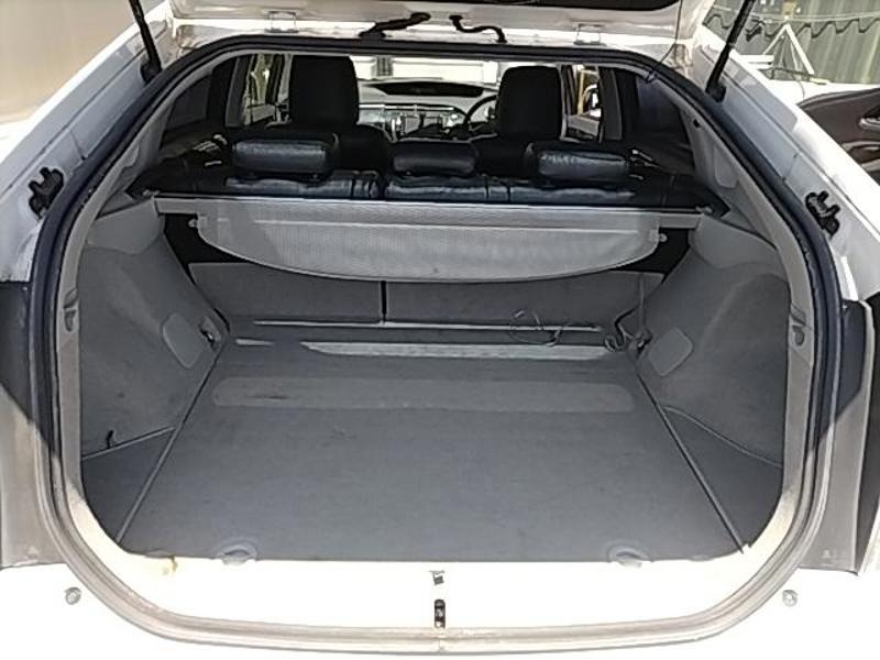 2012 Toyota Prius thumbnail