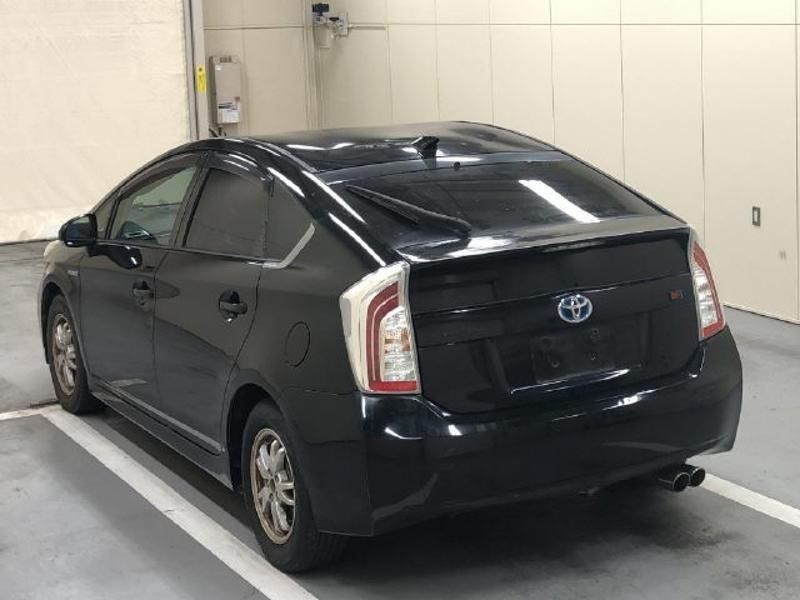 2012 Toyota Prius thumbnail