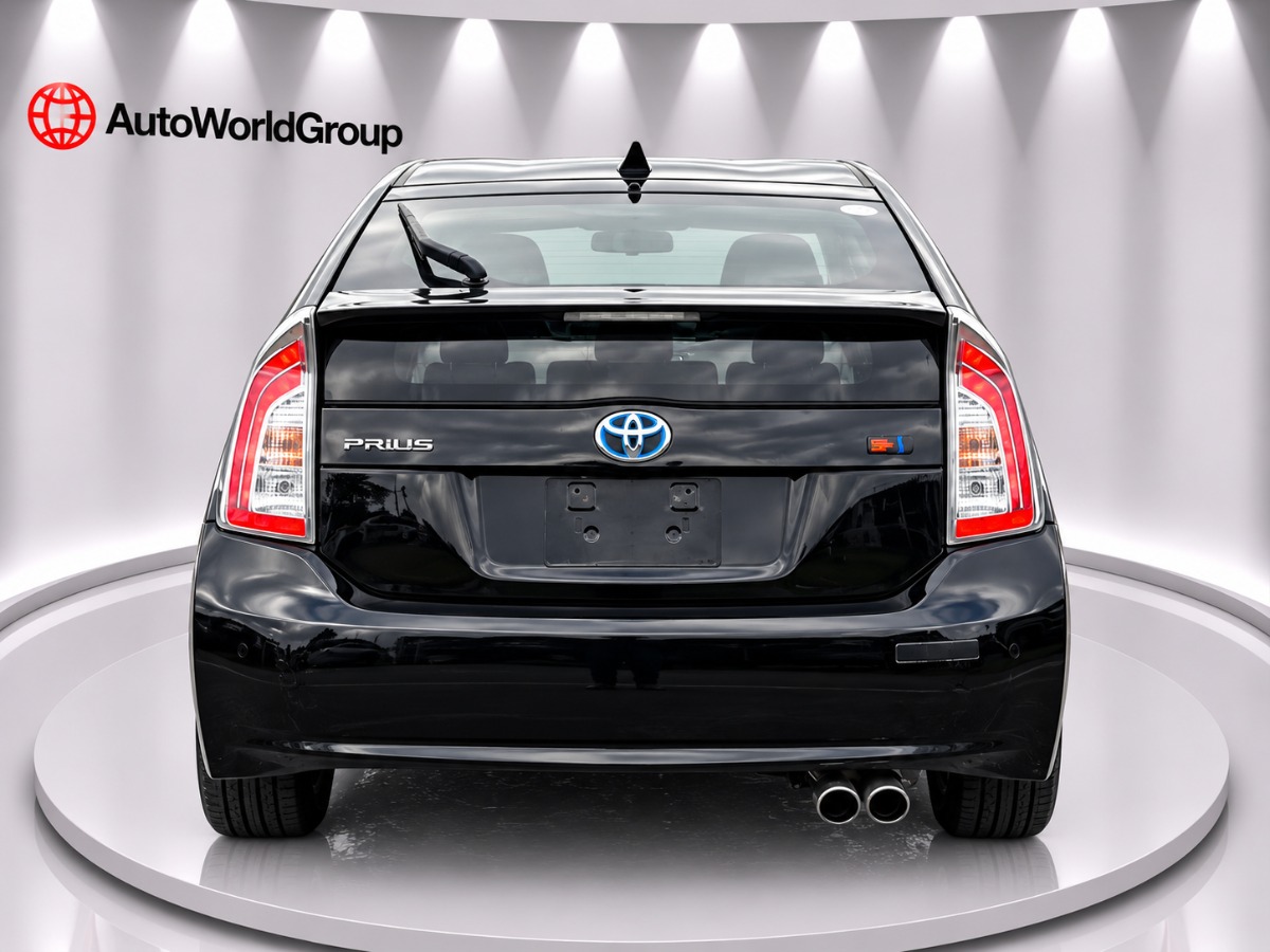 2012 Toyota Prius thumbnail