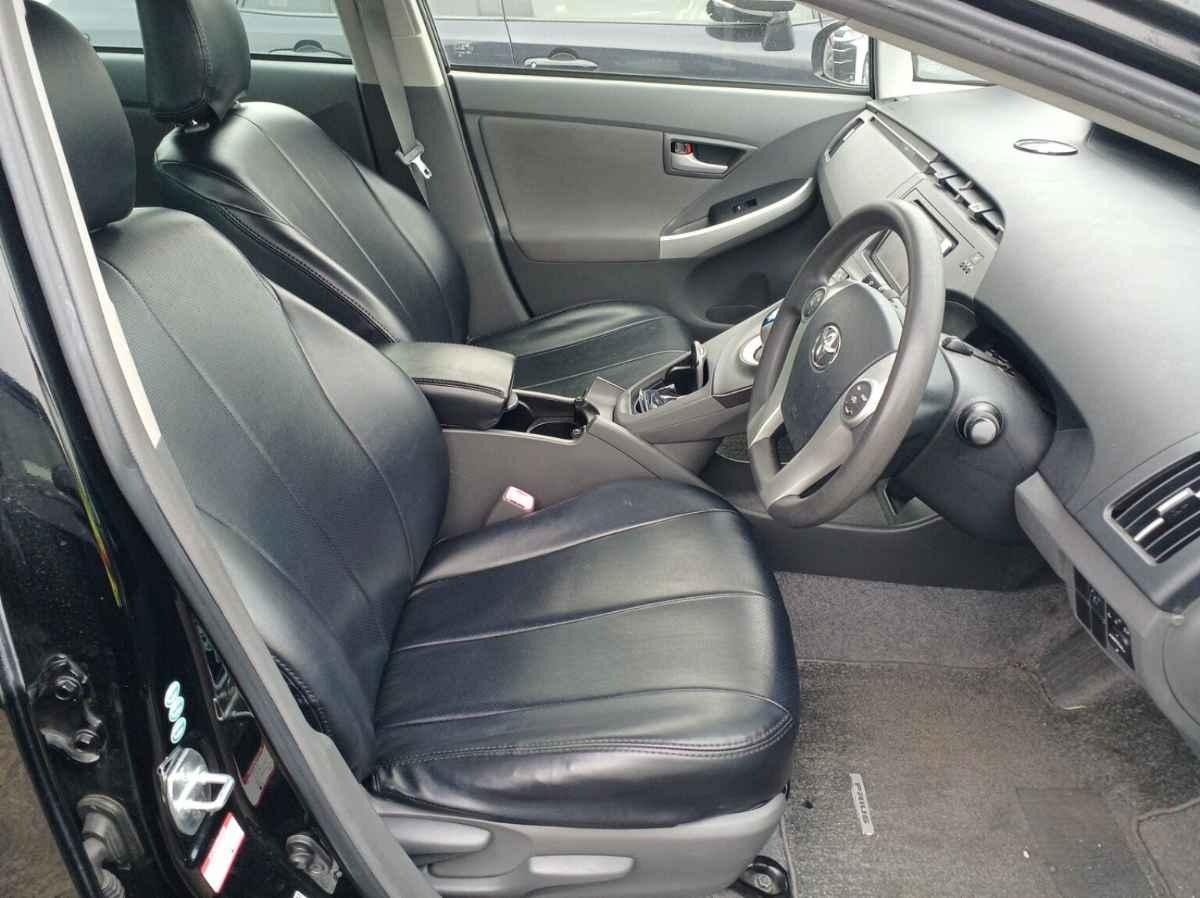 2012 Toyota Prius thumbnail