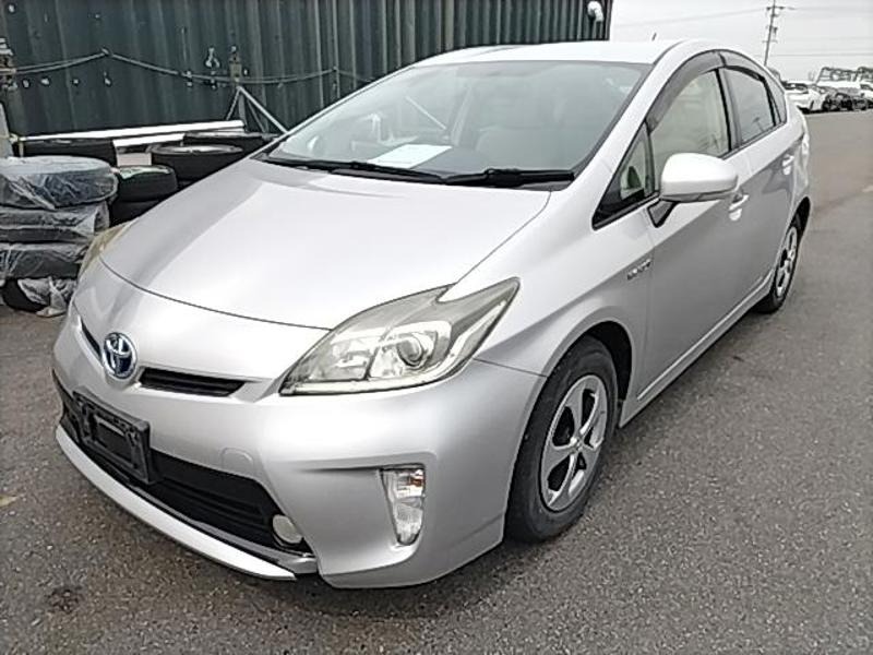 2012 Toyota Prius thumbnail