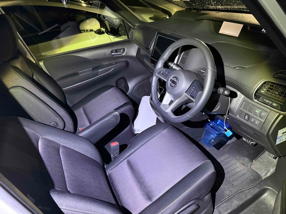 2018 Nissan Serena thumbnail