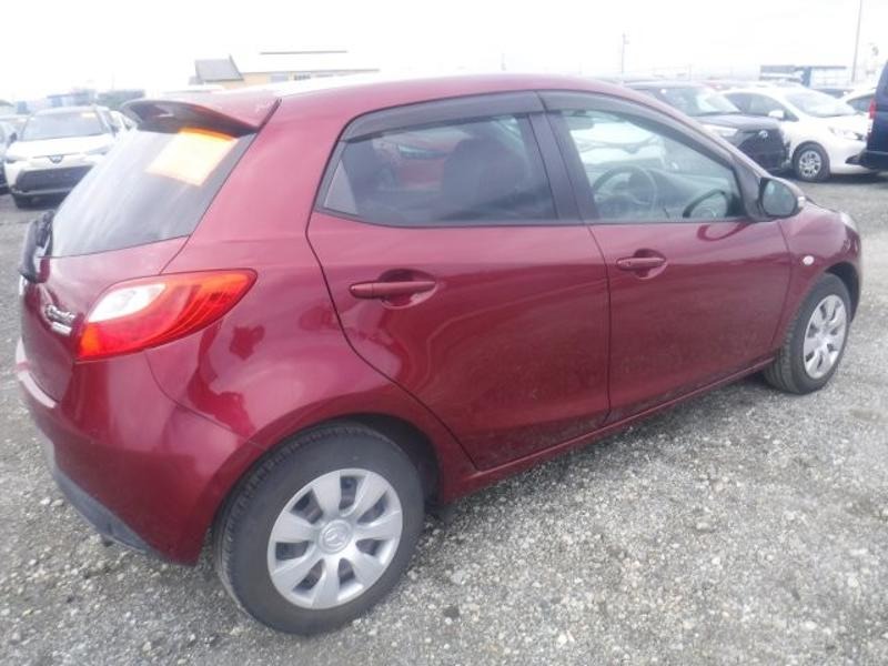 2013 Mazda Demio thumbnail