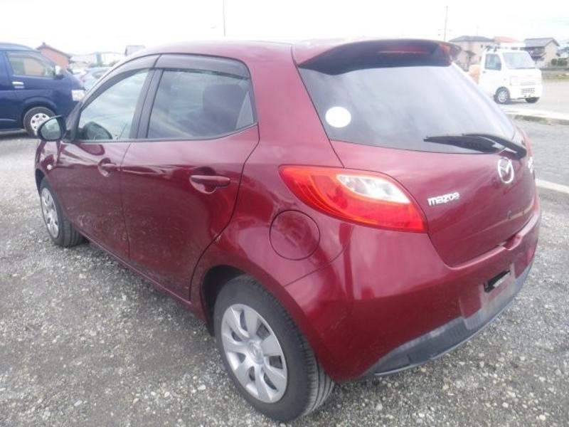 2013 Mazda Demio thumbnail