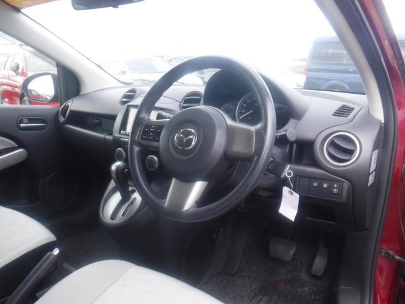 2013 Mazda Demio thumbnail