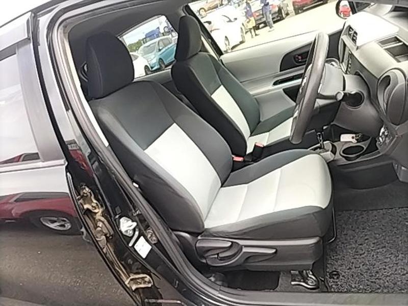 2012 Toyota Aqua thumbnail