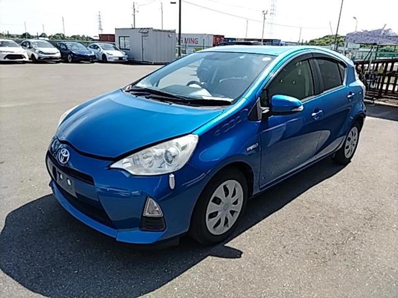 2012 Toyota Aqua thumbnail
