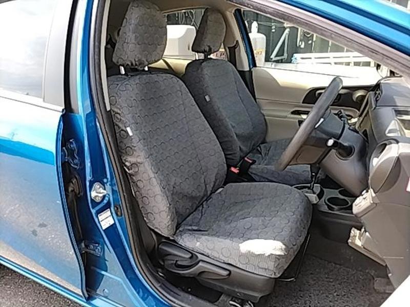 2012 Toyota Aqua thumbnail