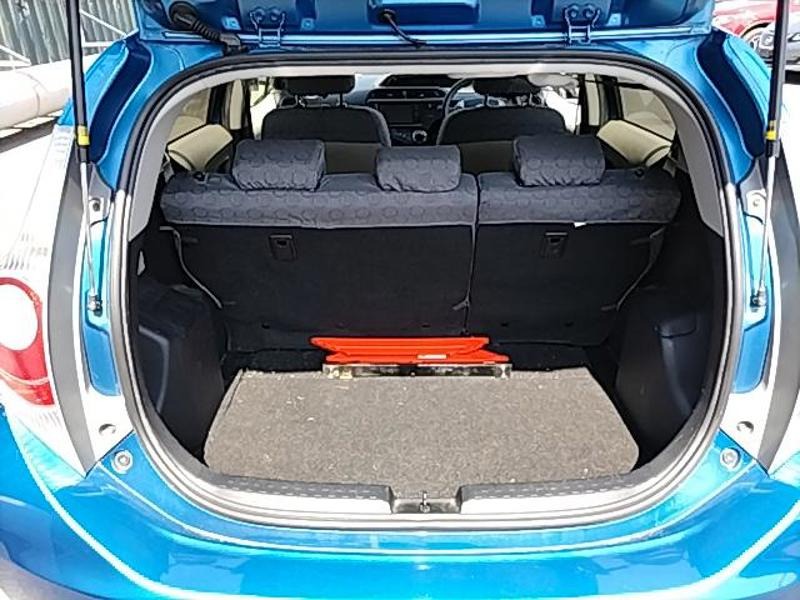 2012 Toyota Aqua thumbnail