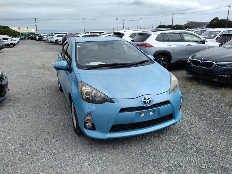 2013 Toyota Aqua thumbnail
