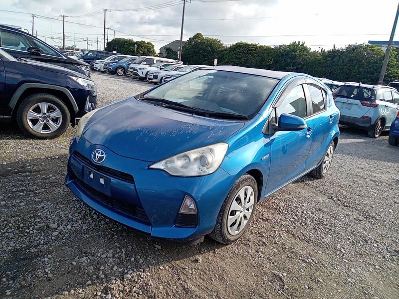 2013 Toyota Aqua thumbnail
