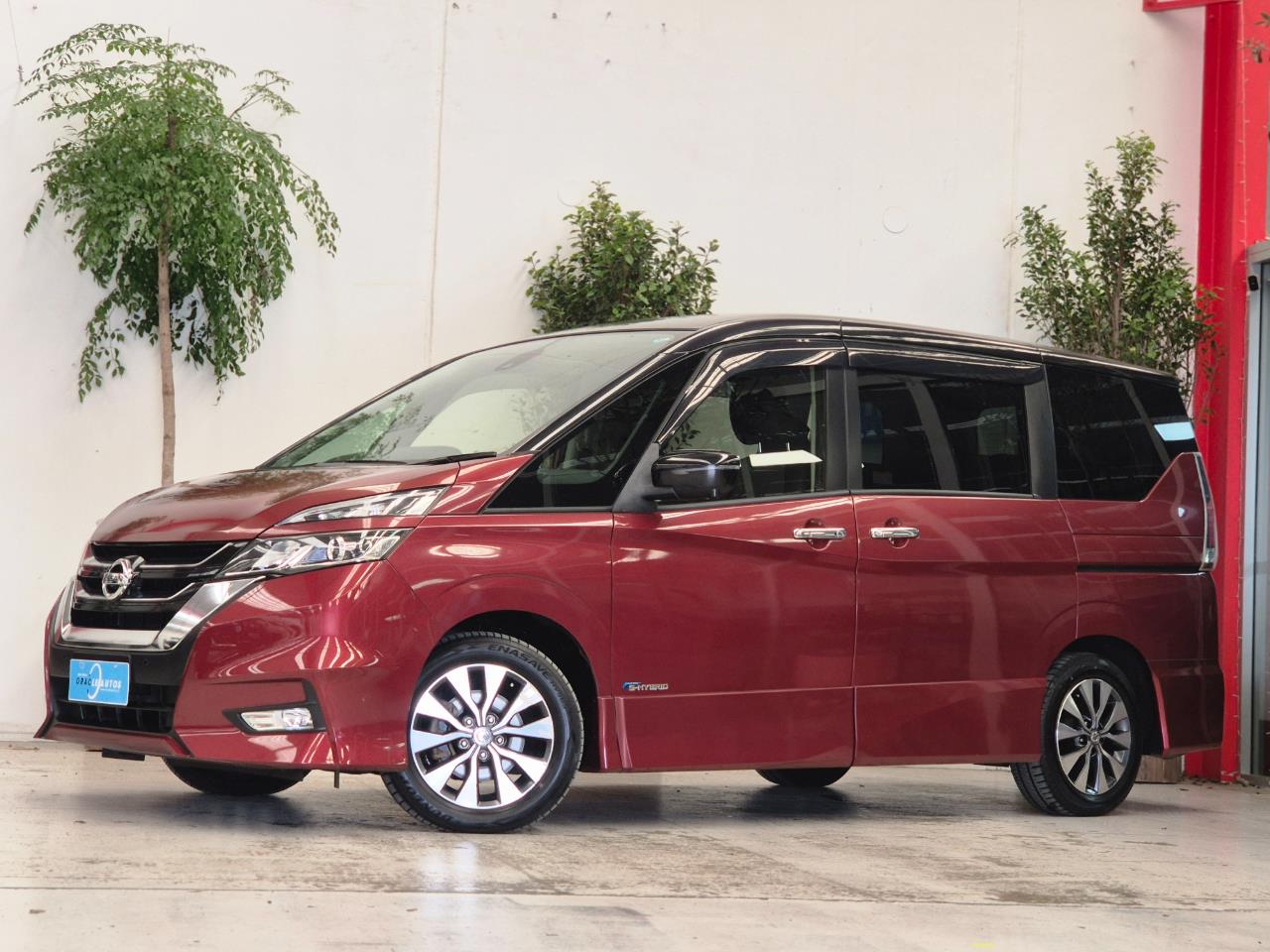 2017 Nissan Serena thumbnail