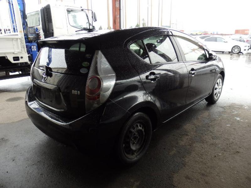 2014 Toyota Aqua thumbnail