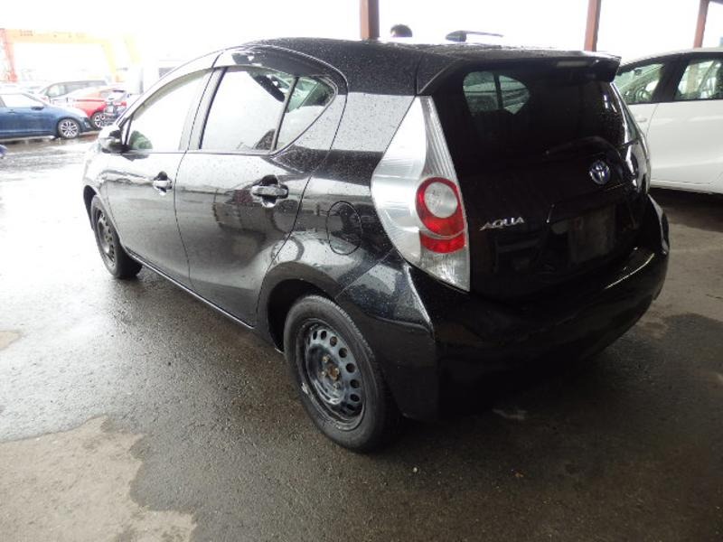 2014 Toyota Aqua thumbnail