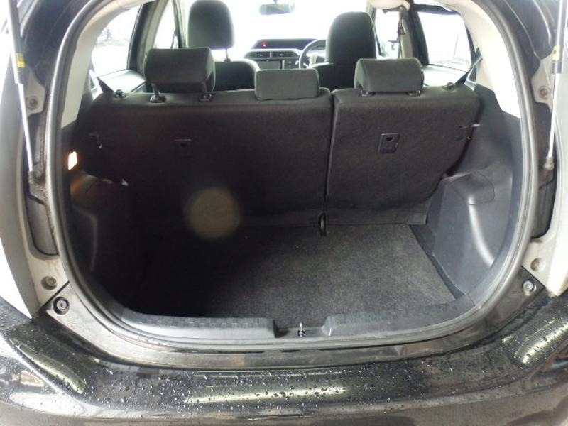 2014 Toyota Aqua thumbnail