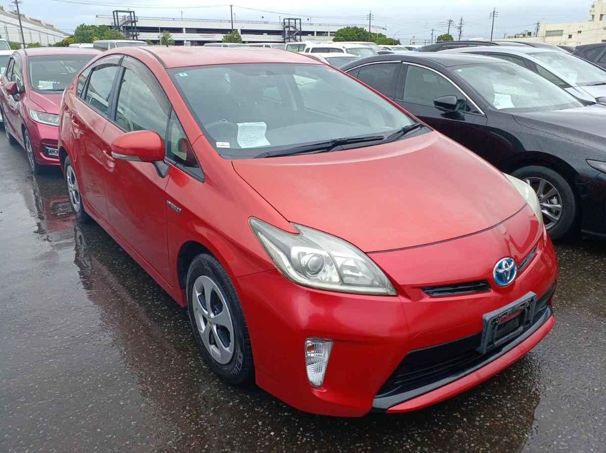 2012 Toyota Prius thumbnail