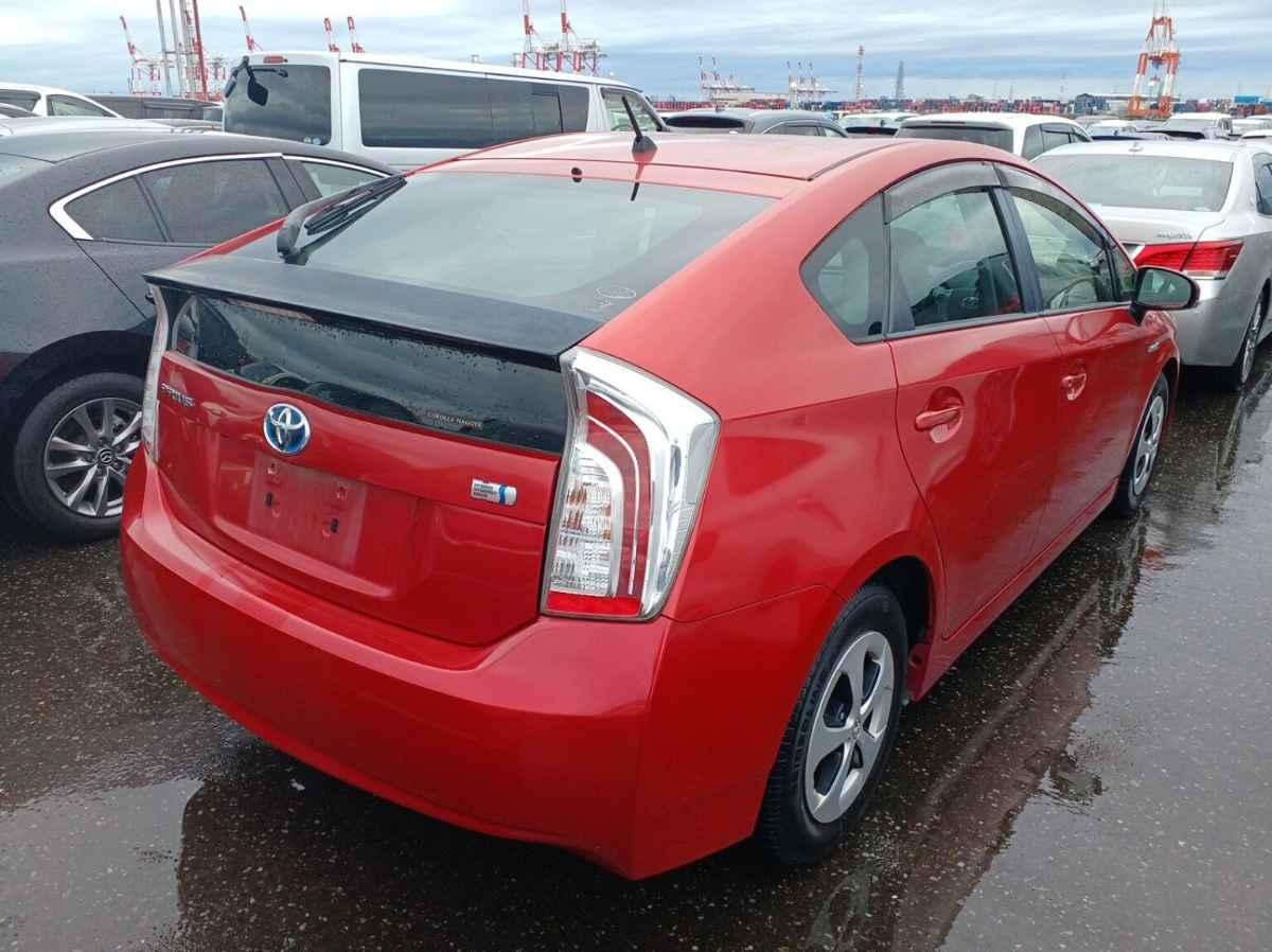 2012 Toyota Prius thumbnail