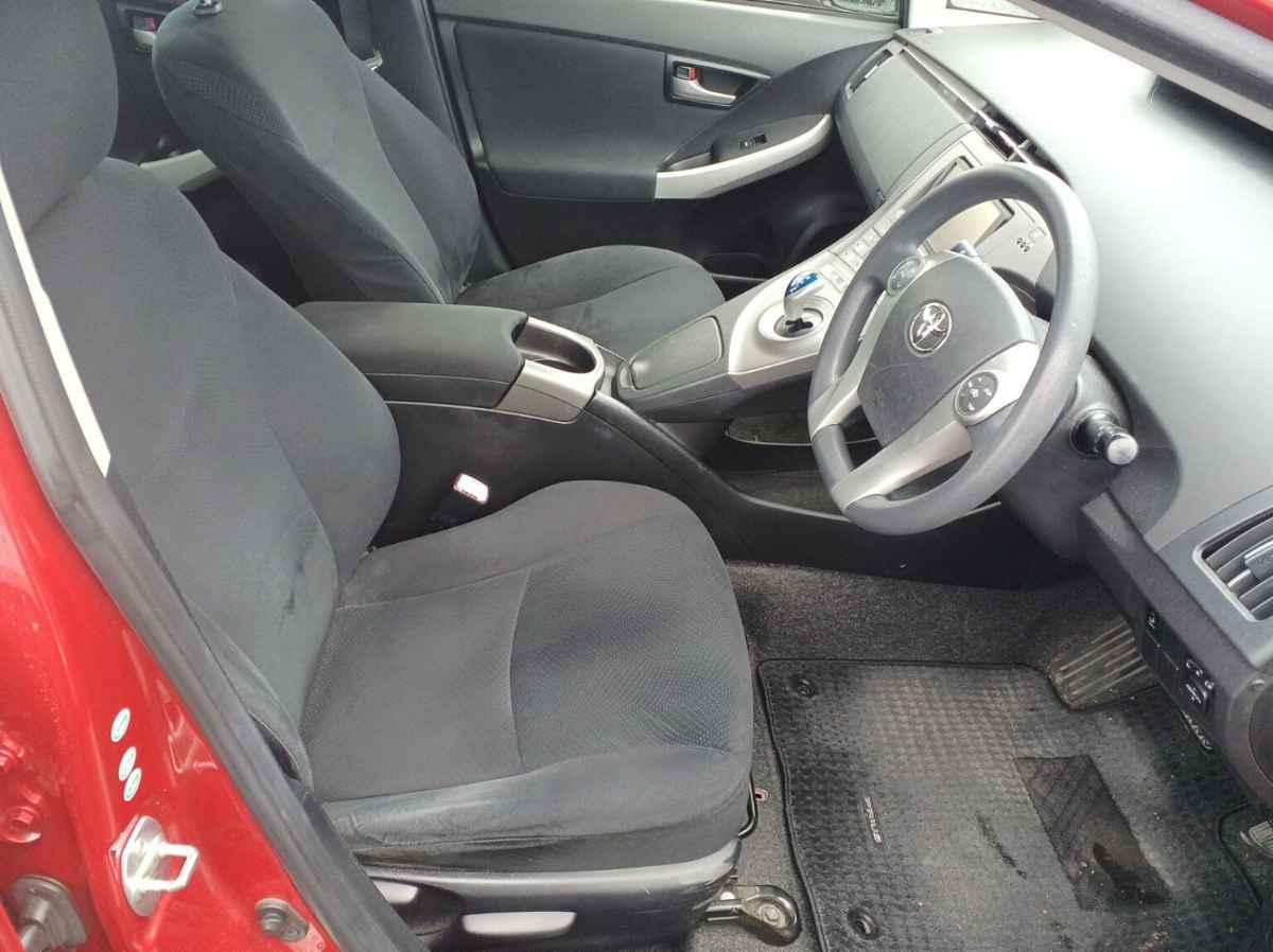2012 Toyota Prius thumbnail