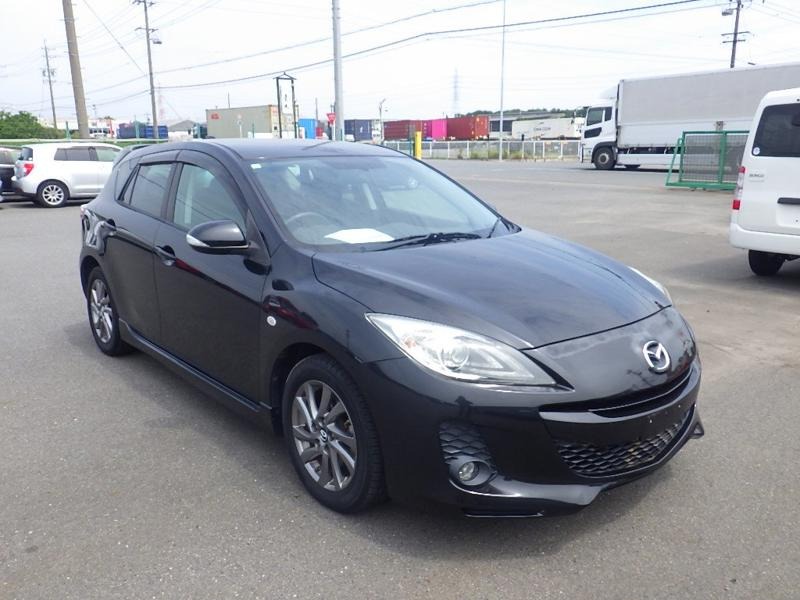 2013 Mazda Axela thumbnail