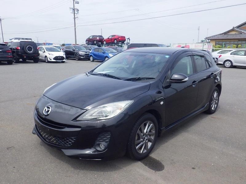 2013 Mazda Axela thumbnail