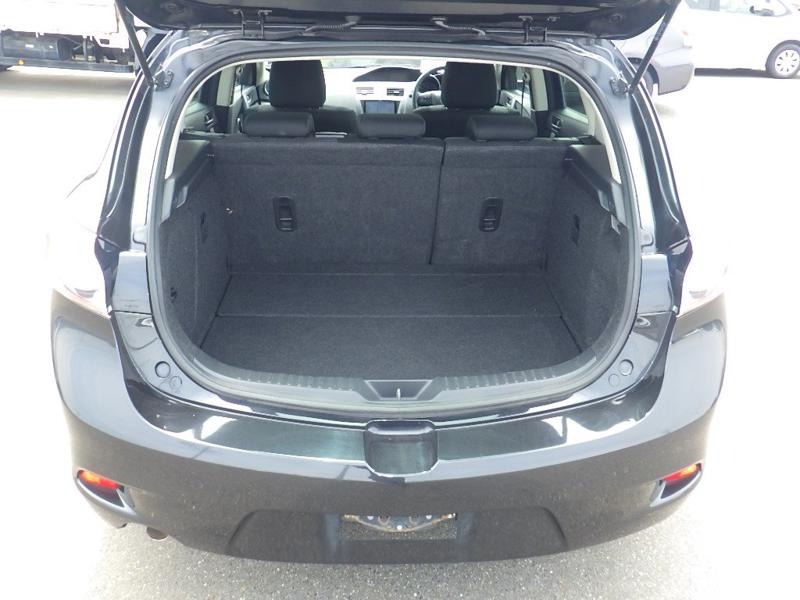 2013 Mazda Axela thumbnail