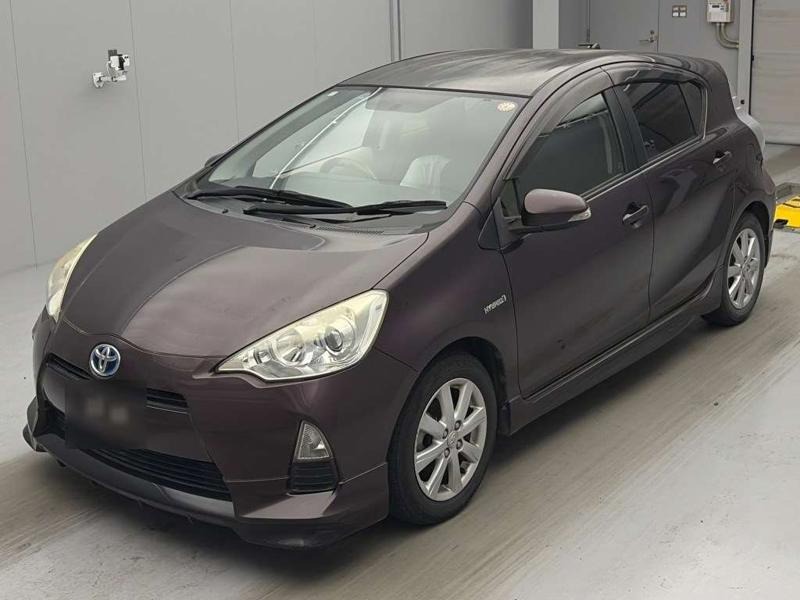 2014 Toyota Aqua thumbnail