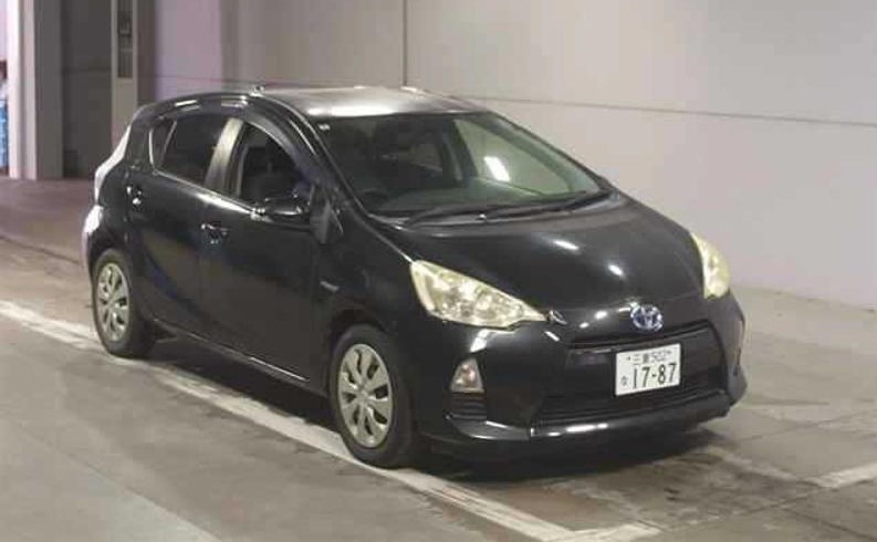 2012 Toyota Aqua thumbnail