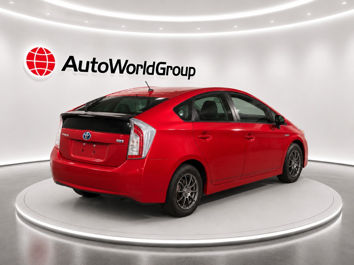2013 Toyota Prius thumbnail