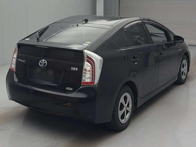2012 Toyota Prius thumbnail