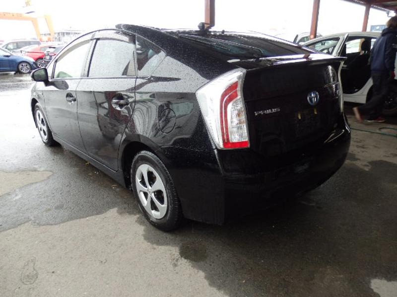 2012 Toyota Prius thumbnail