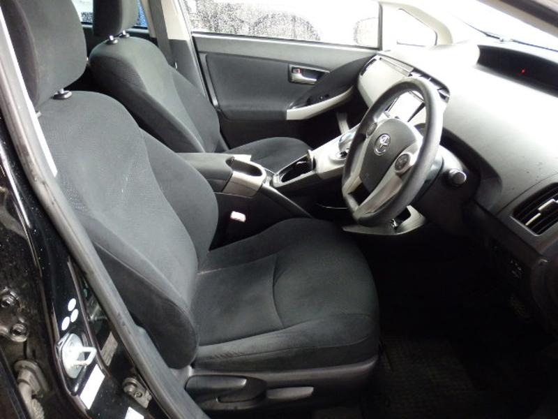 2012 Toyota Prius thumbnail