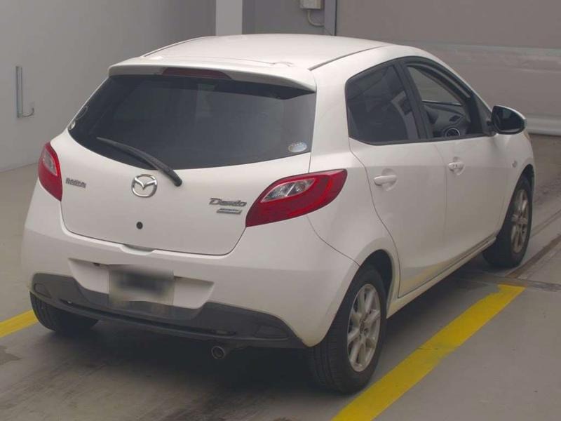 2013 Mazda Demio thumbnail