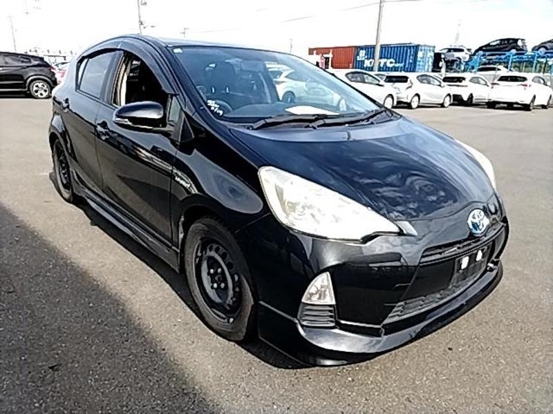 2012 Toyota Aqua thumbnail