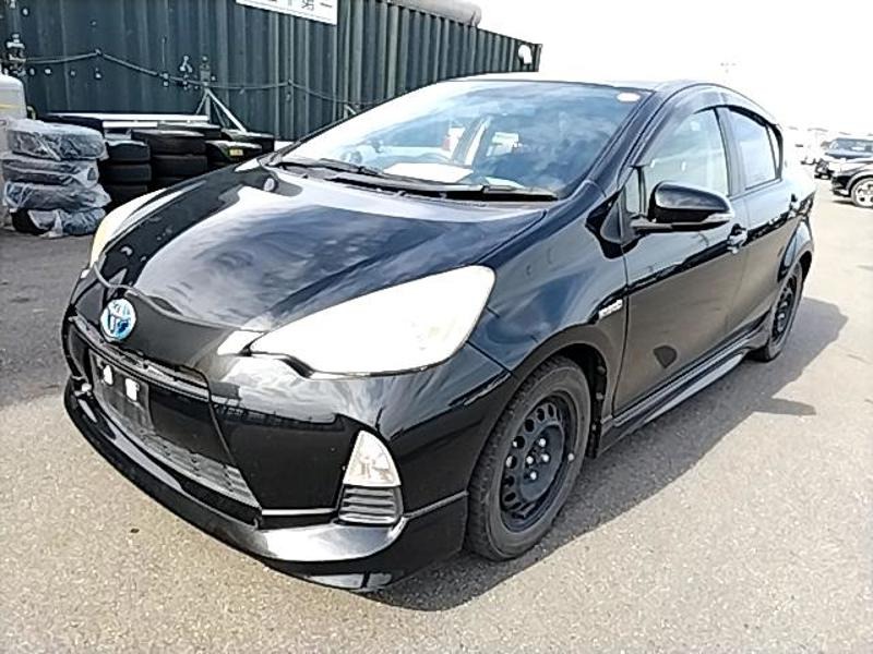 2012 Toyota Aqua thumbnail
