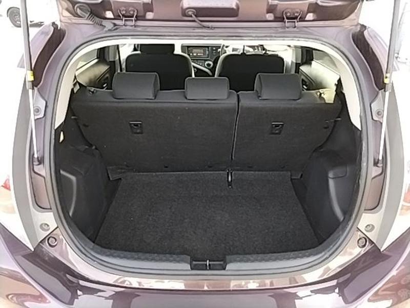 2013 Toyota Aqua thumbnail