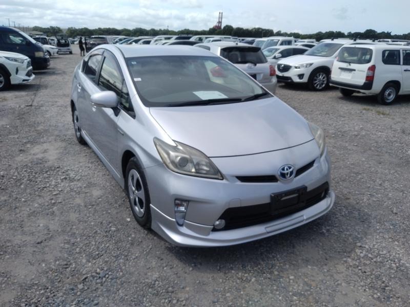 2012 Toyota Prius thumbnail