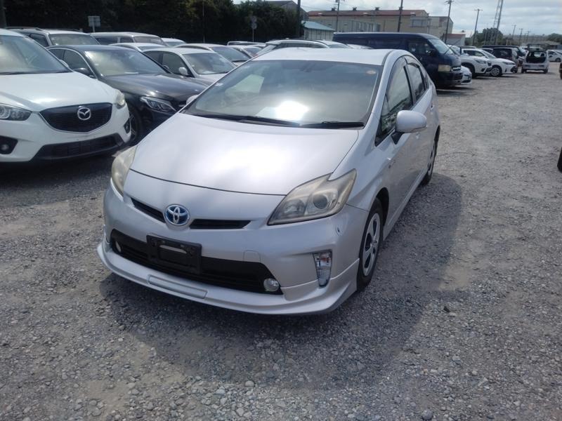 2012 Toyota Prius thumbnail