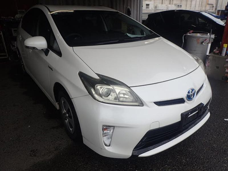 2012 Toyota Prius thumbnail