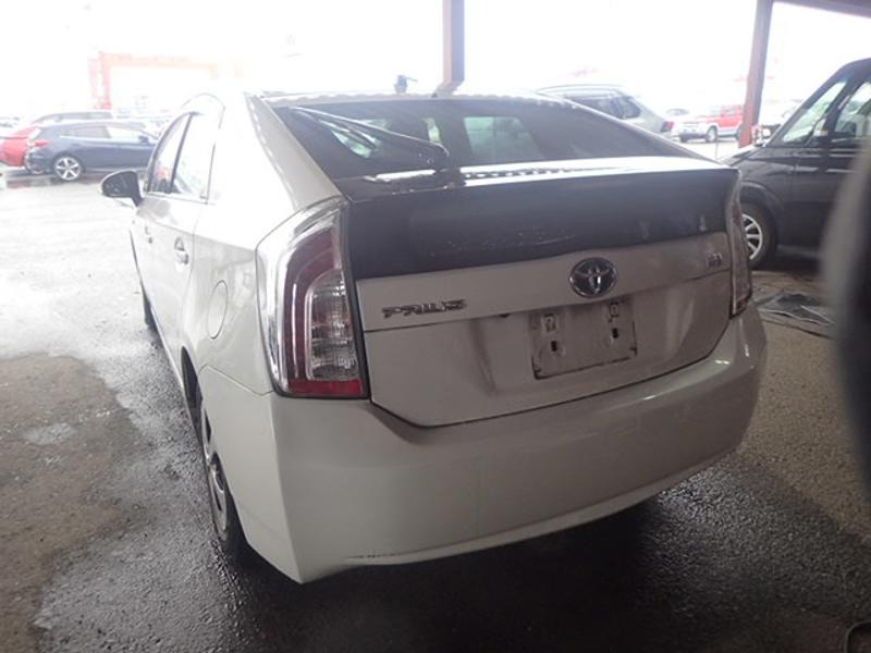 2012 Toyota Prius thumbnail