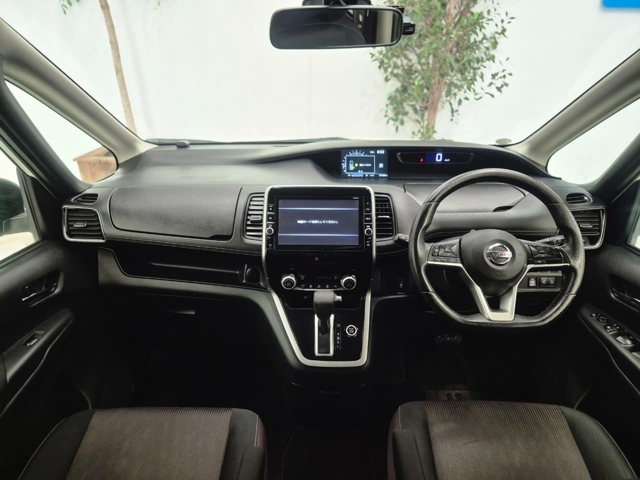 2017 Nissan Serena thumbnail