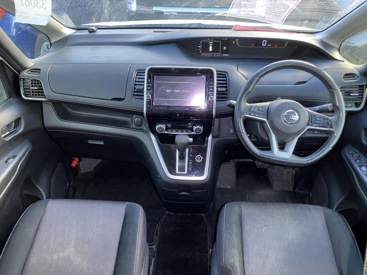 2017 Nissan Serena thumbnail