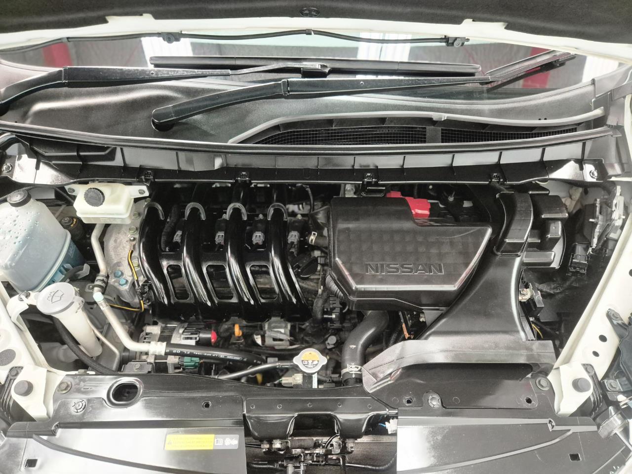 2017 Nissan Serena thumbnail
