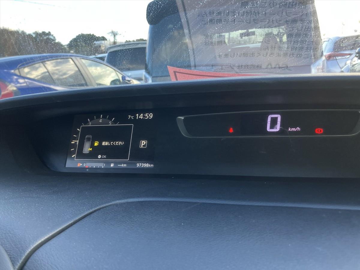 2017 Nissan Serena thumbnail