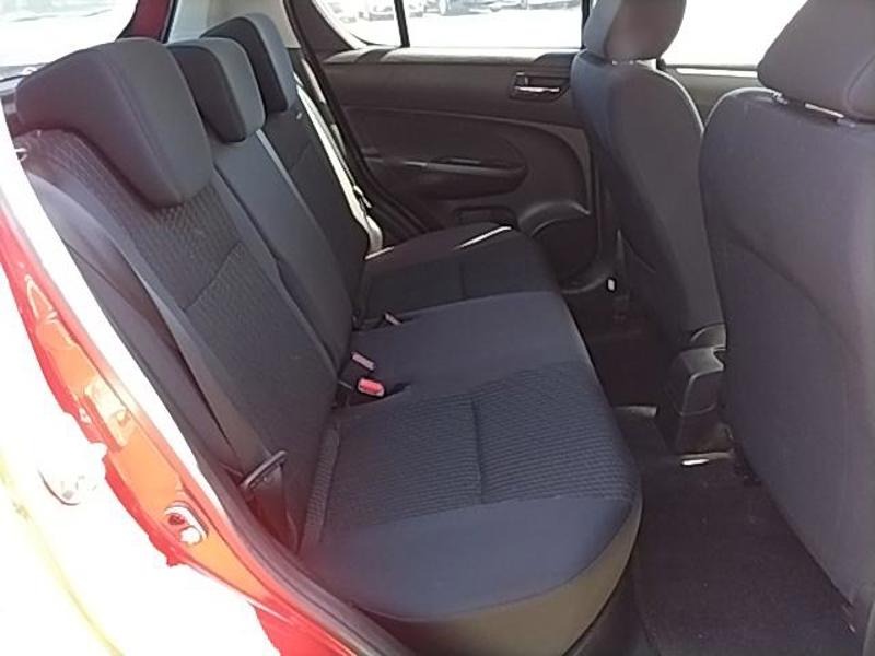 2015 Suzuki Swift thumbnail