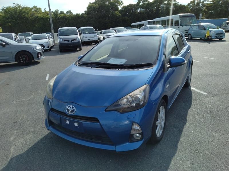 2012 Toyota Aqua thumbnail