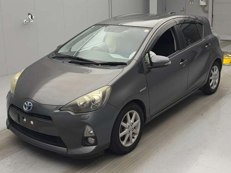 2012 Toyota Aqua thumbnail