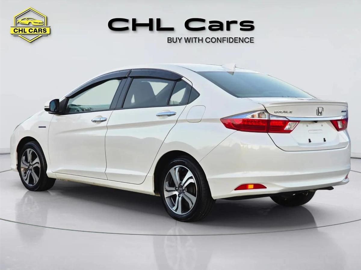 2016 Honda Grace thumbnail